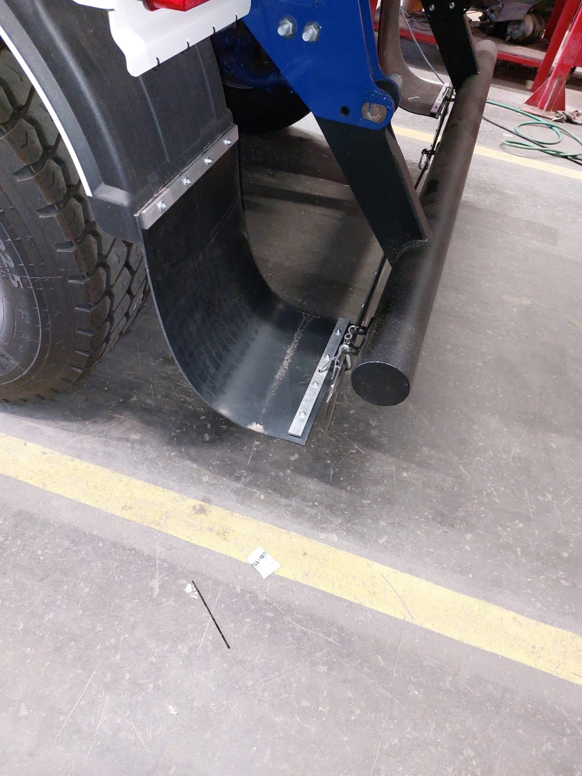 BENNE - MATERIEL POUR CHANGER LA BAVETTE A ARTICUL