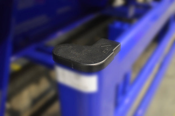 AFDEKDOP VOOR VERTICALE ZIJD. BESCHERMING LINKS